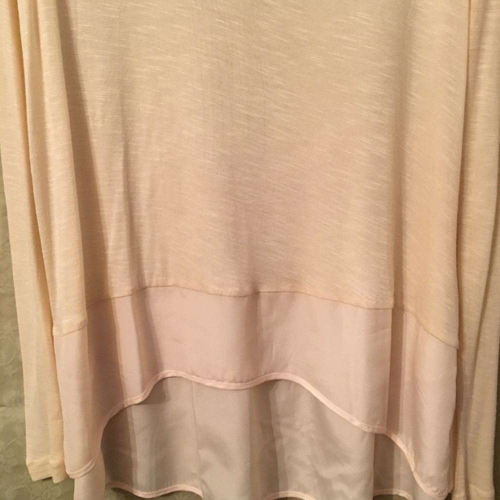 High/Low Cream Blouse - Picture 3 of 7